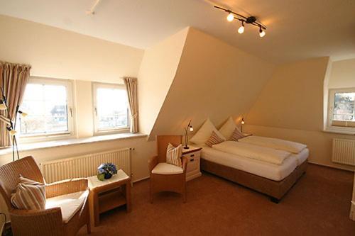 Inselhotel Kapitaen Tadsen / Amrum Нибел Екстериор снимка